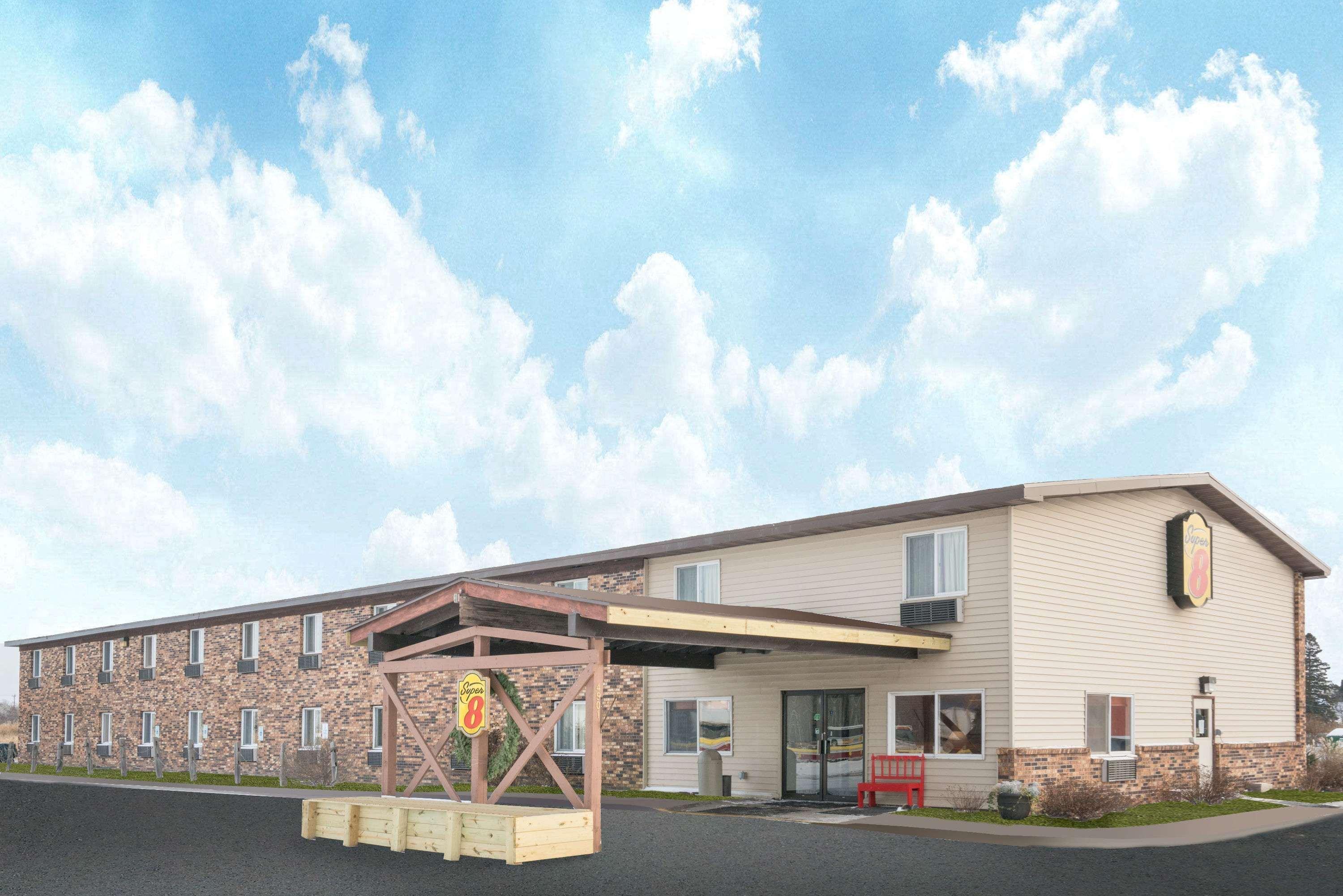 Super 8 By Wyndham Superior Wi Hotel Exterior foto