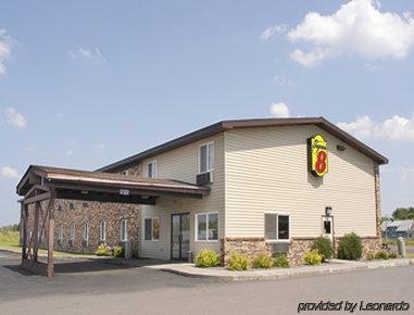 Super 8 By Wyndham Superior Wi Hotel Exterior foto